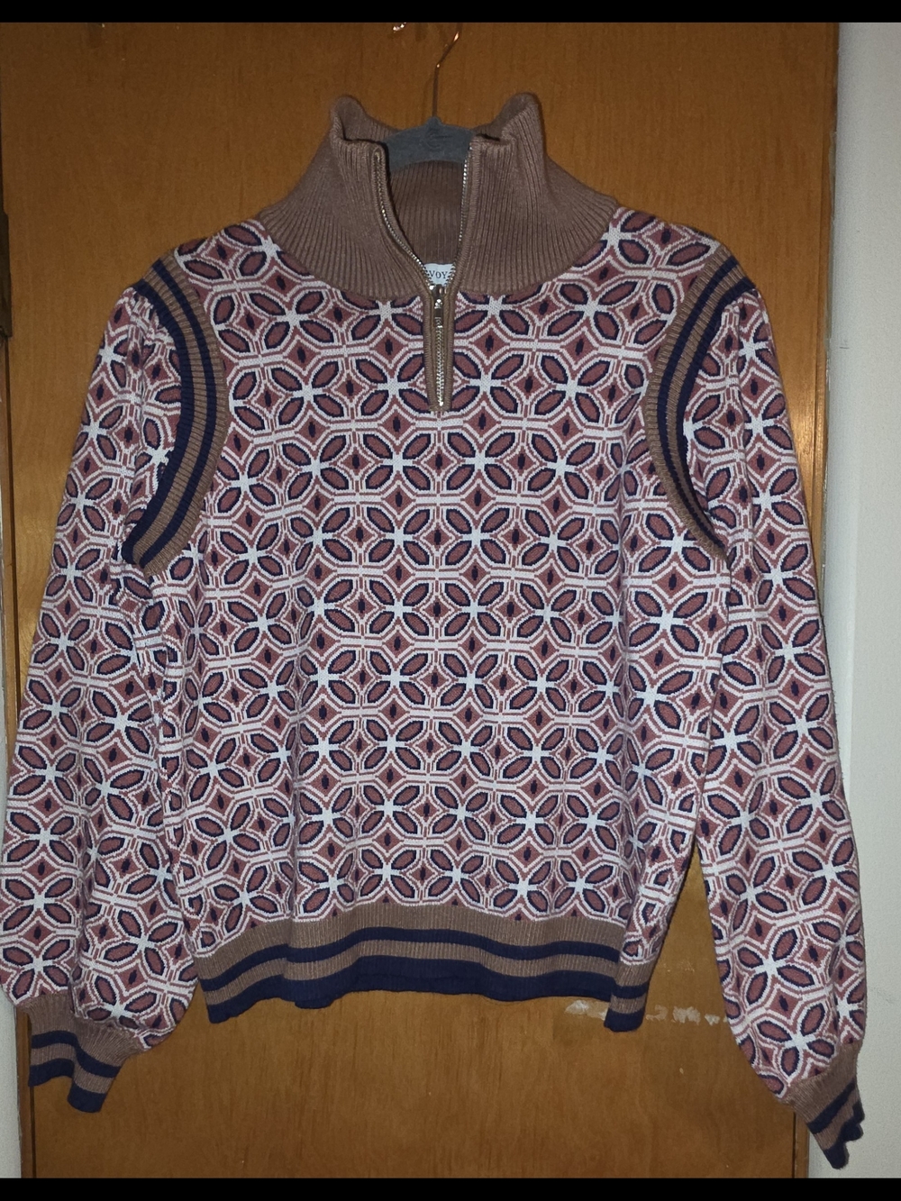 VOY Patterned Knit Zip-Up Sweater in Brown & Mauve